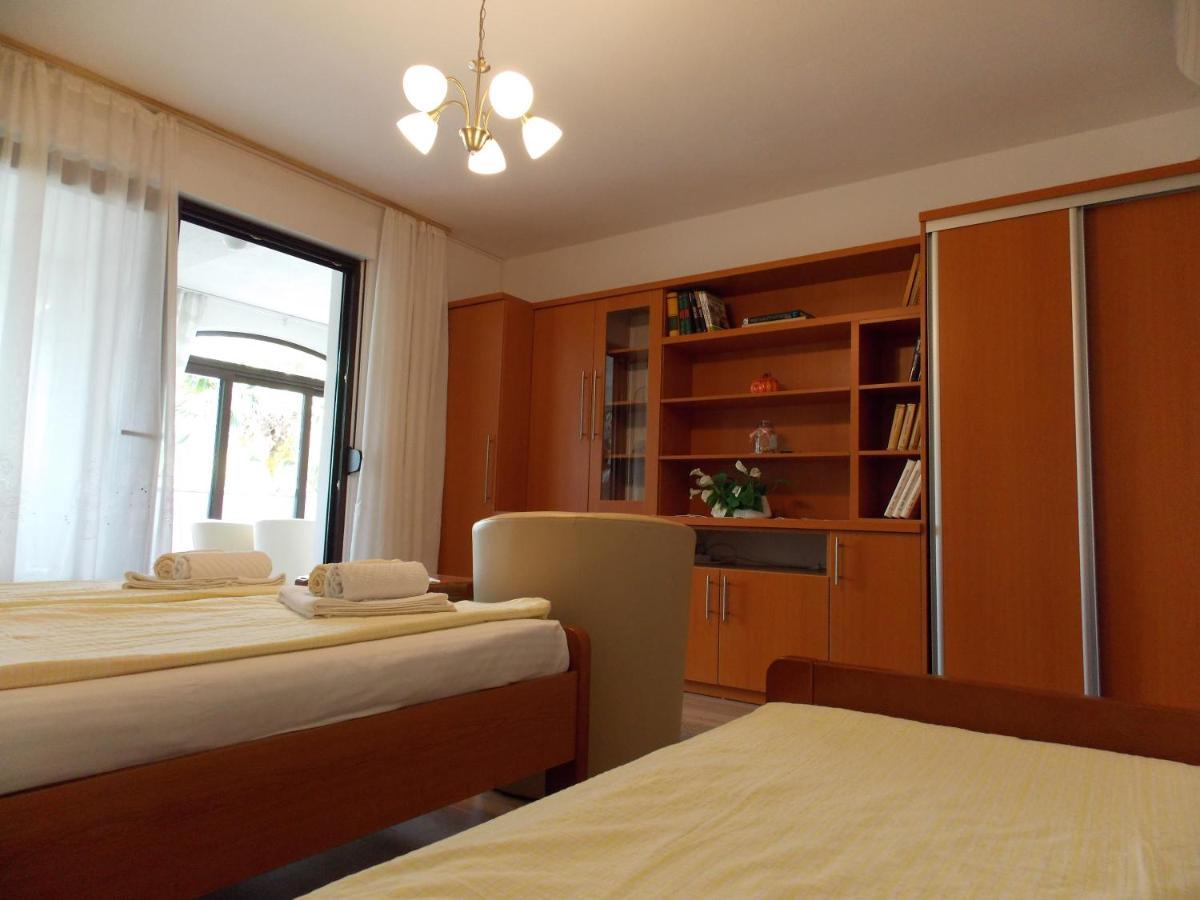 Apartments Cutic Malinska Buitenkant foto